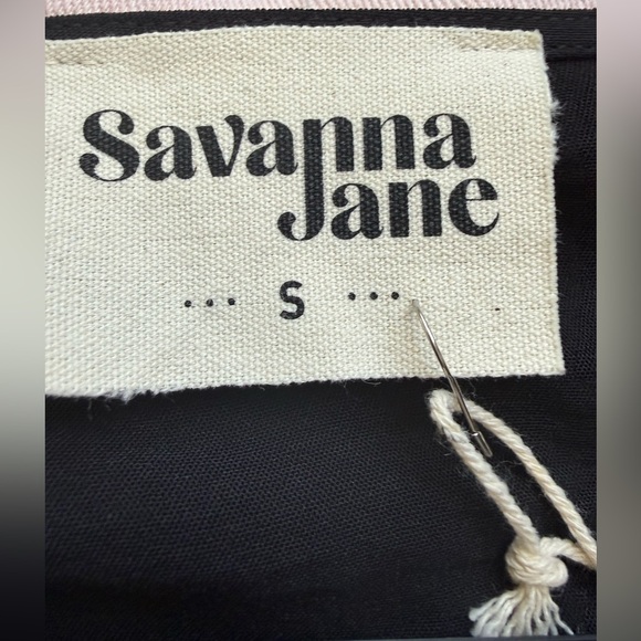 Savanna Jane Black Top with Vibrant Embroidery - Size Small - Picture 9 of 10